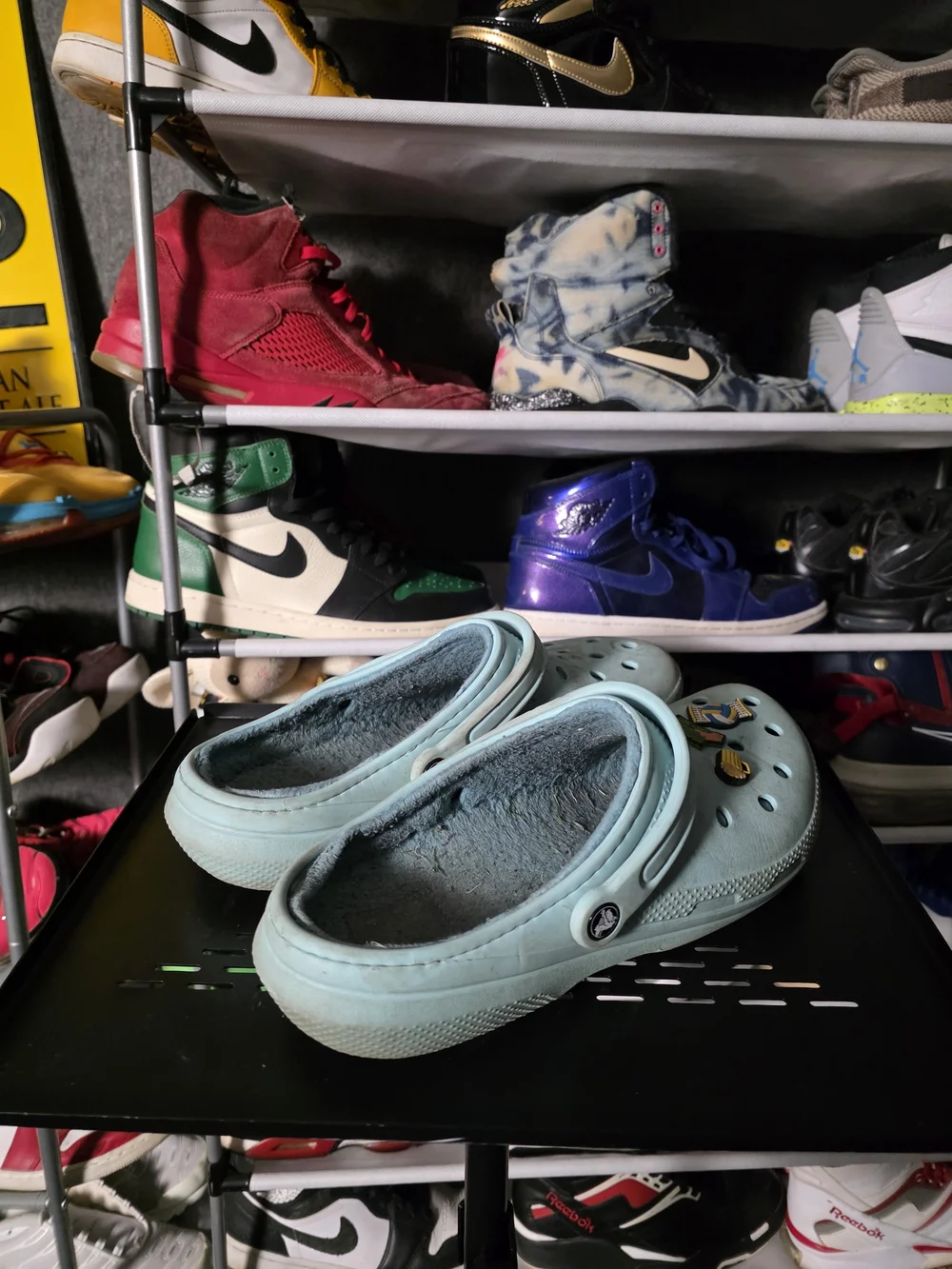 🔥 CROCS Men Size 12 Fur Lined Light Blue Slip-On Clogs with Jibbitz Charms
